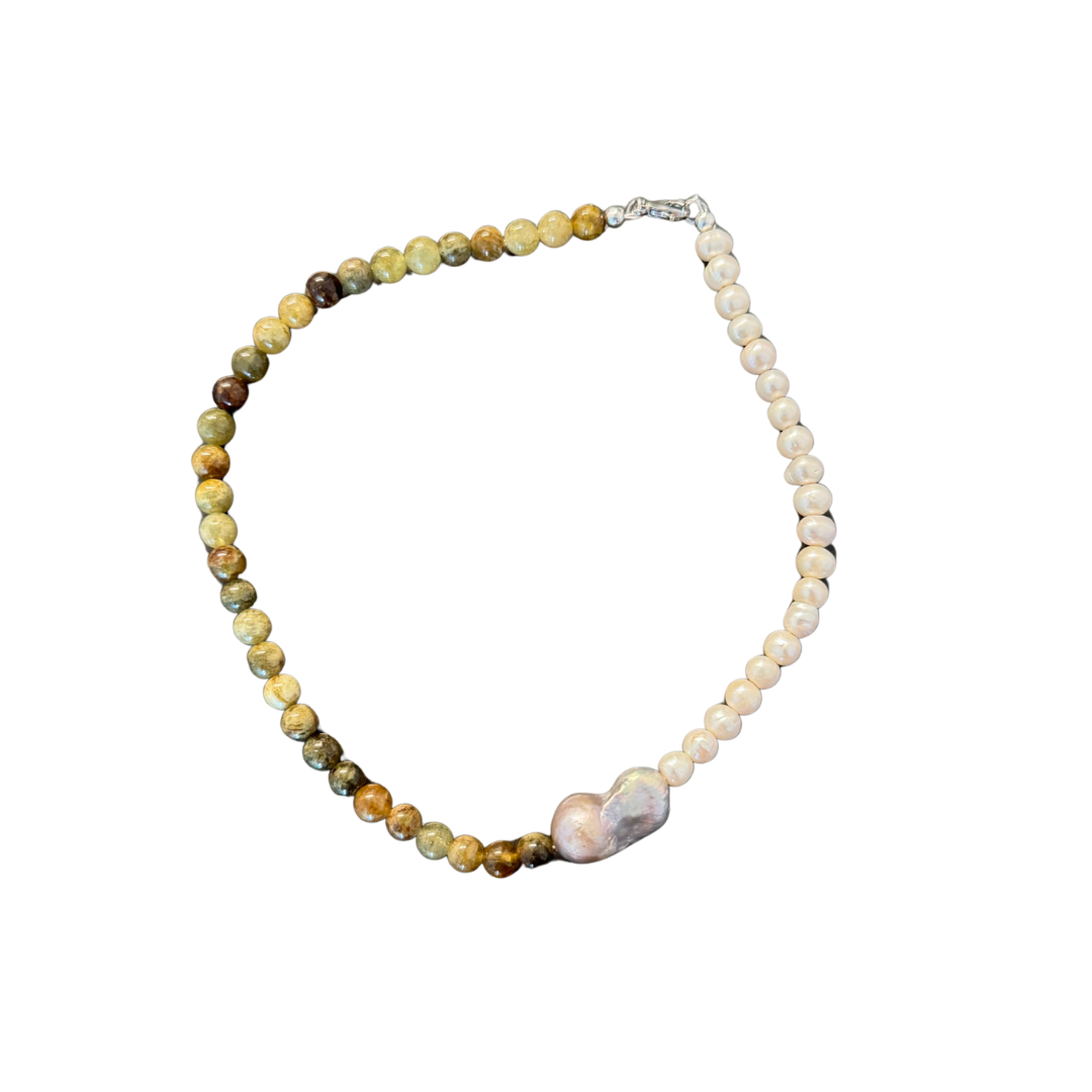 Lisbon Necklace - Green Garnet & Pearls