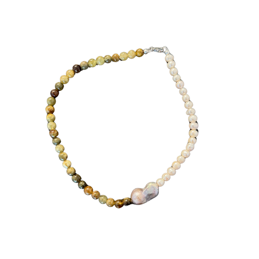 Lisbon Necklace - Green Garnet & Pearls